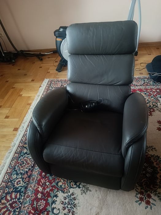 Fotel rozkładany ekoskóra elektryczny