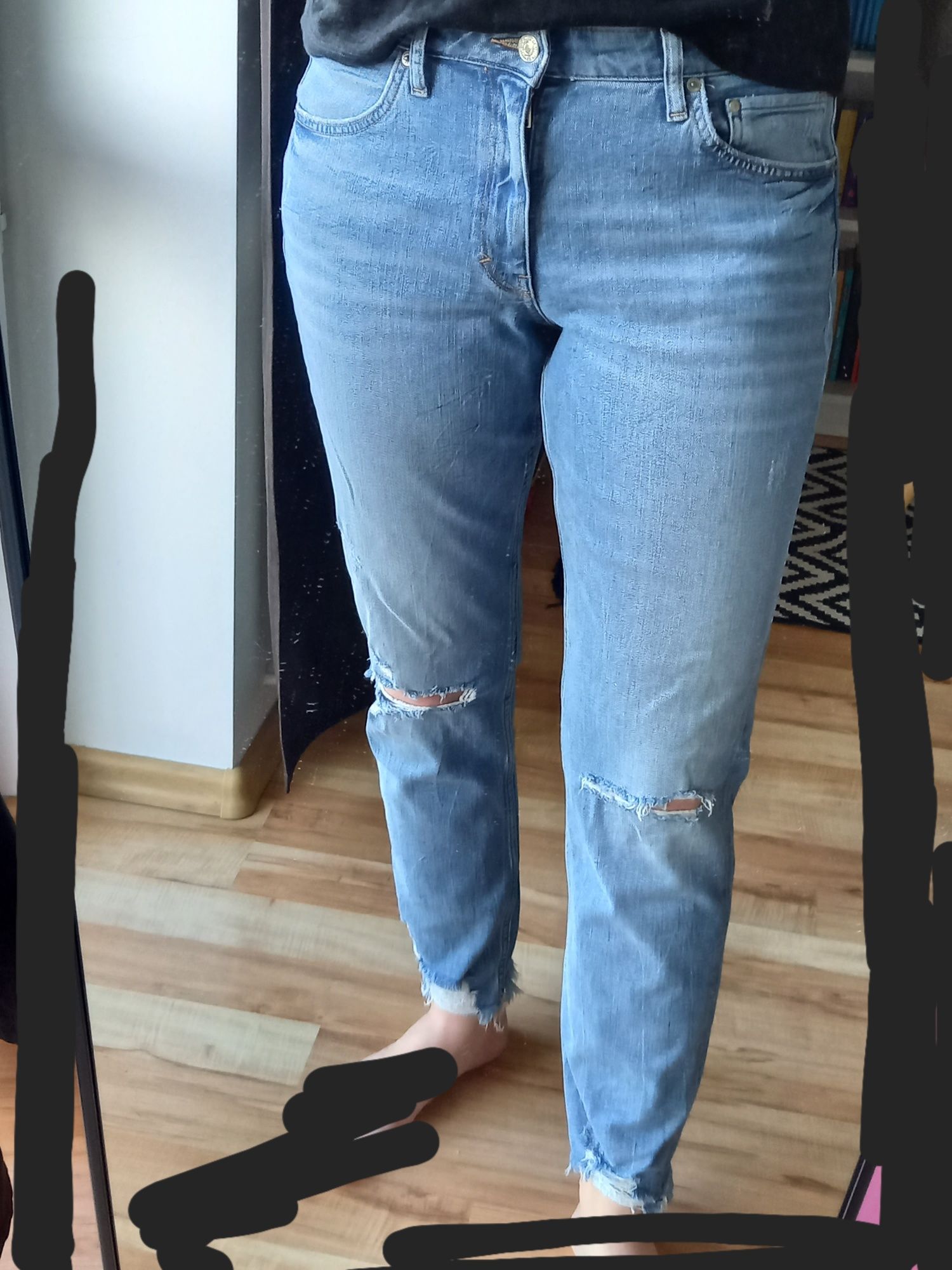 Dżinsy model girlfriend, z dziurami, niebieskie, H&M, rozmiar 42