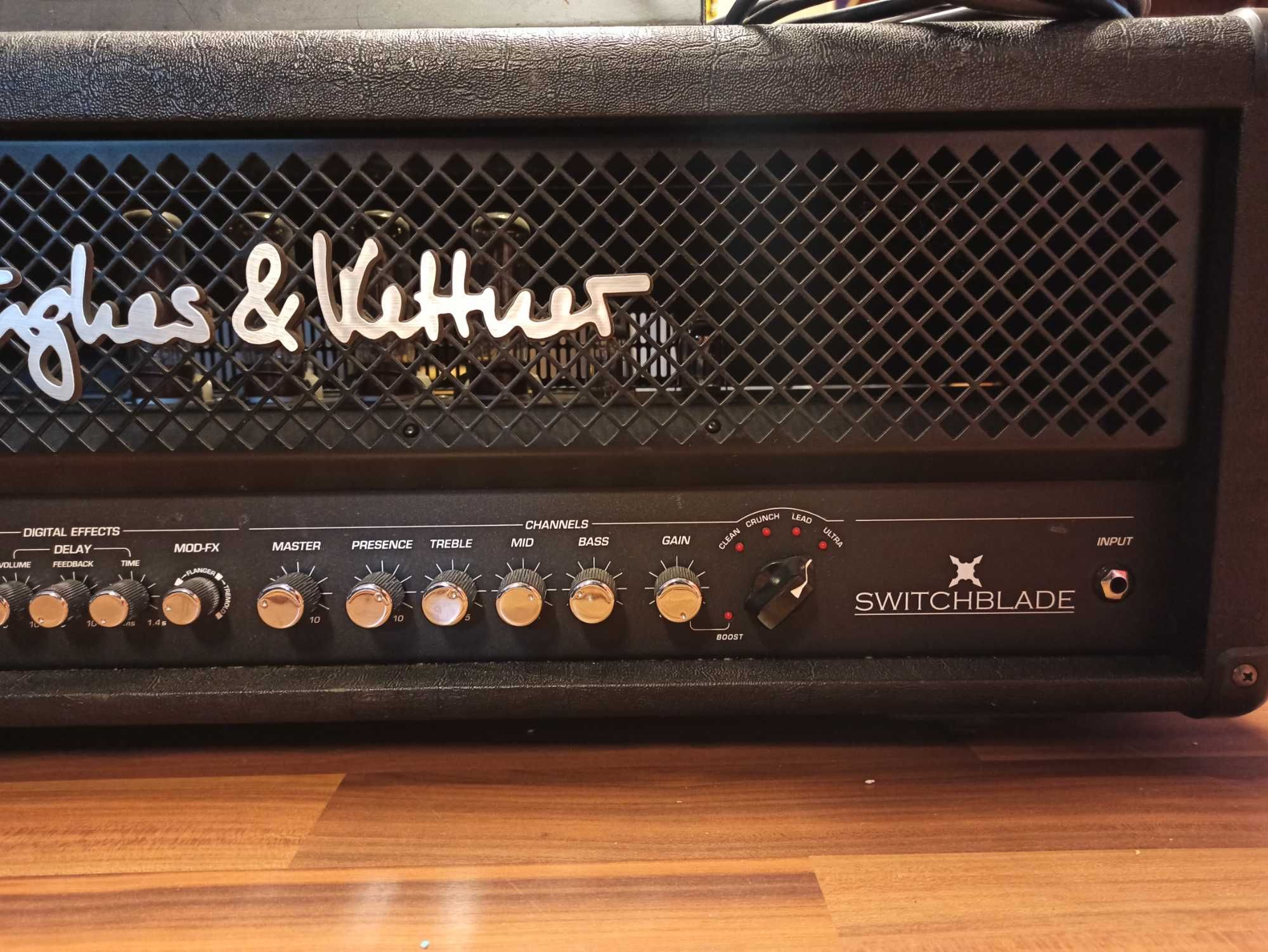 Hughes & Kettner Switchblade 100W + footswitch