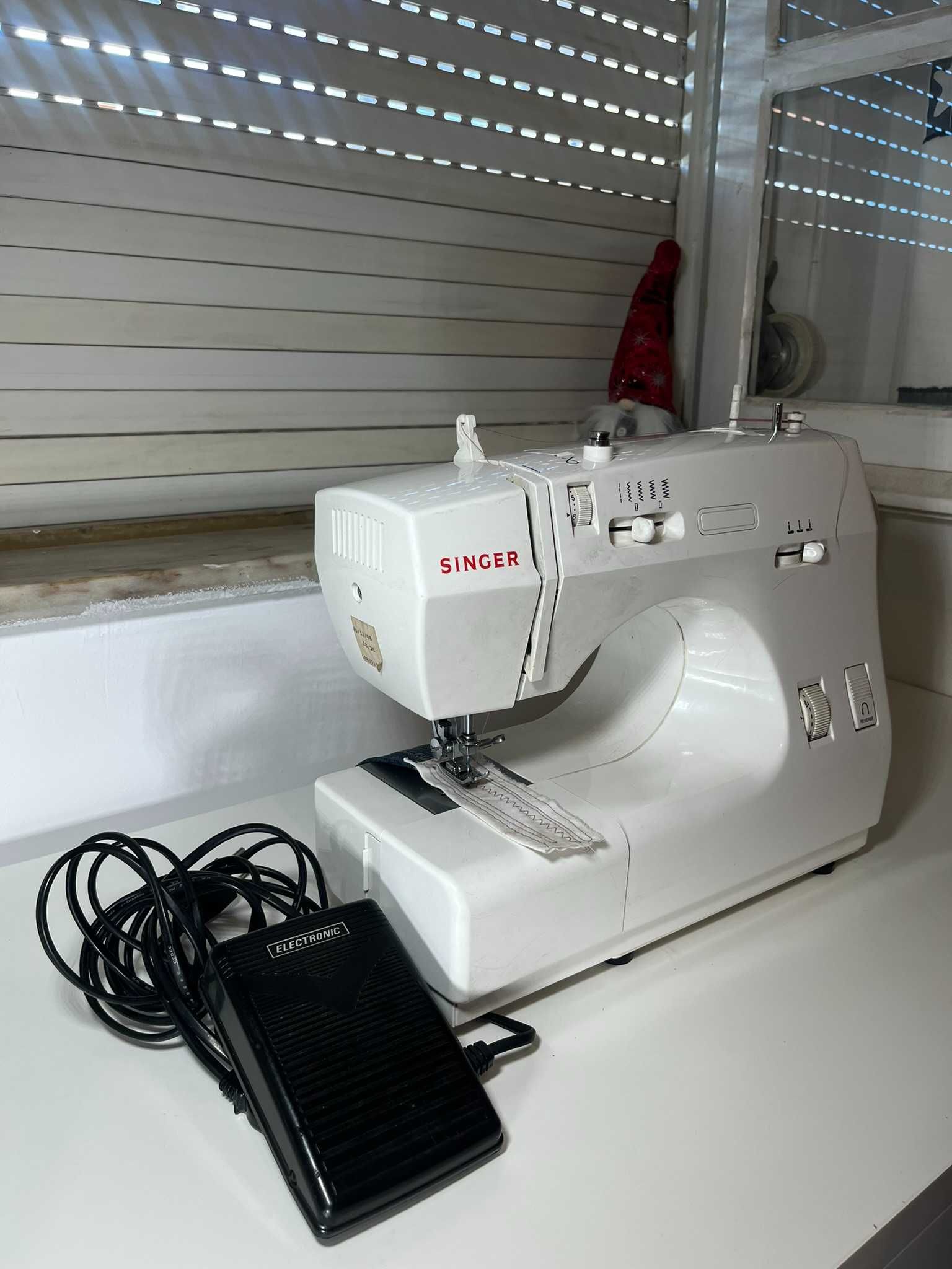 Máquina de Costura Singer 343 – Clássica e Funcional