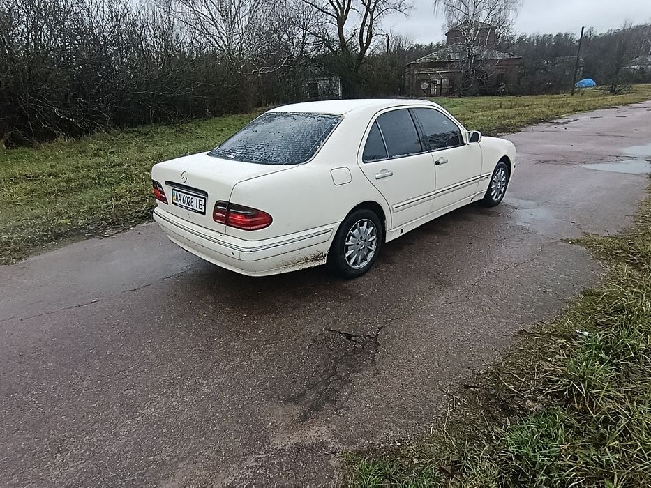 Продам Mercedes Benz w210 E230