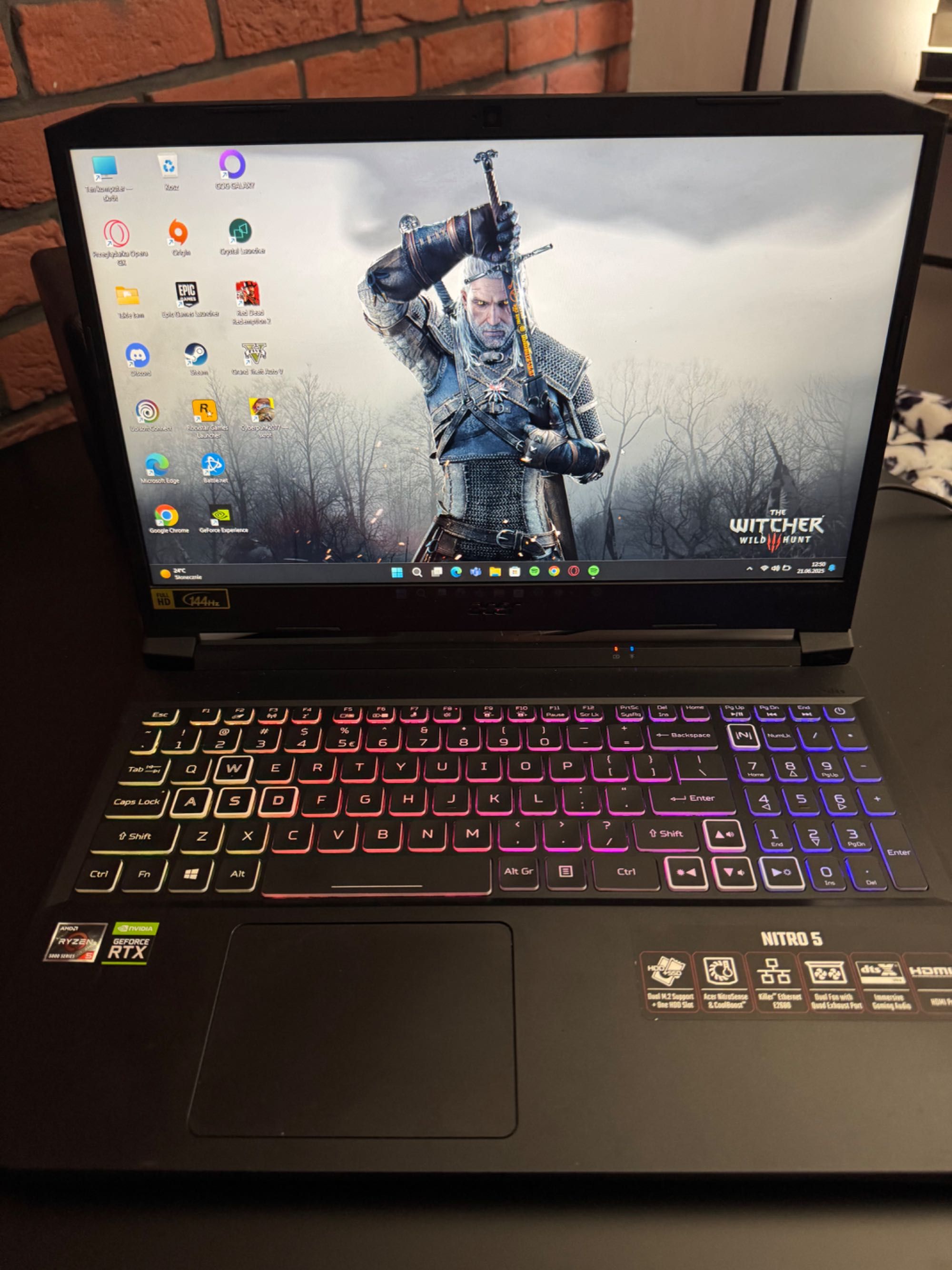 Acer Nitro 5 rtx 3060/ryzen5600/560ssd/16gb RAM