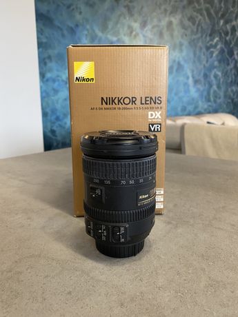 Zoom объектив Nikon AF-S DX Nikkor 18-200mm f/3.5-5.6G ED VR II