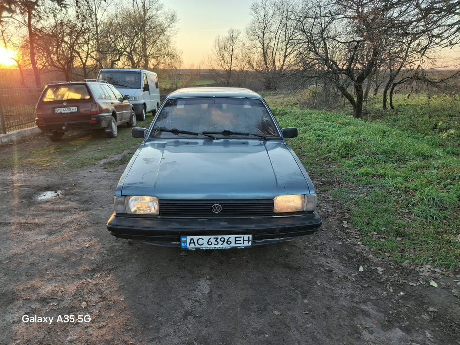 Продам Сантана 1.8 газ-бензин.