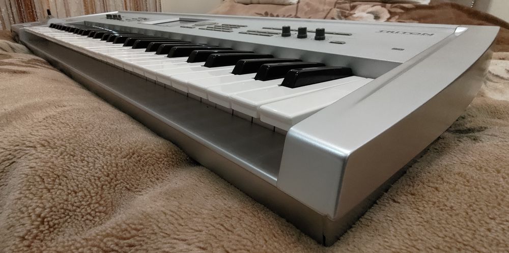 KORG TRITON (made in Japan)