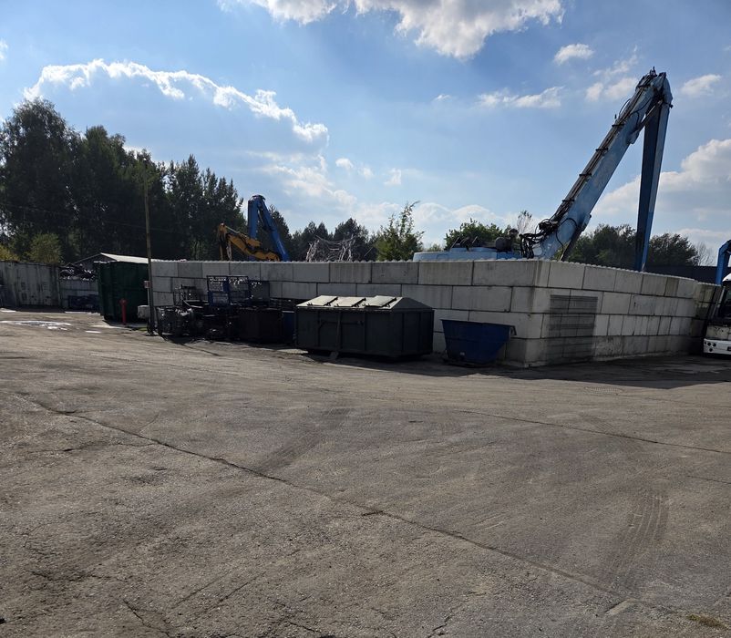 Wydzierżawie Plac, teren,hale  stacja demontażu inna działalność