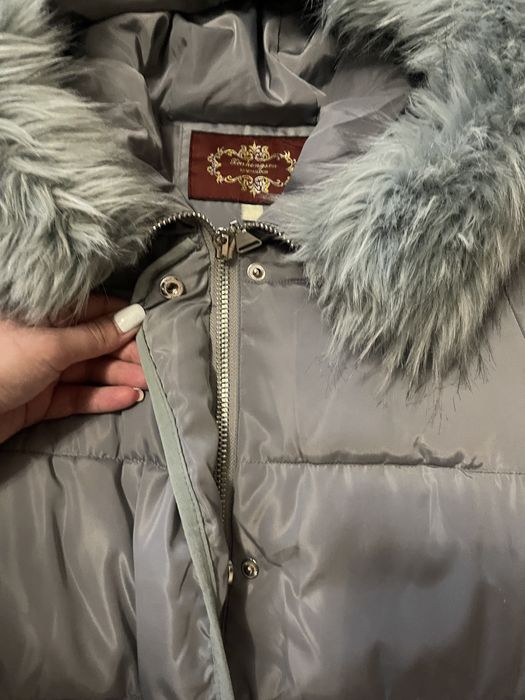 Зимова жіноча куртка