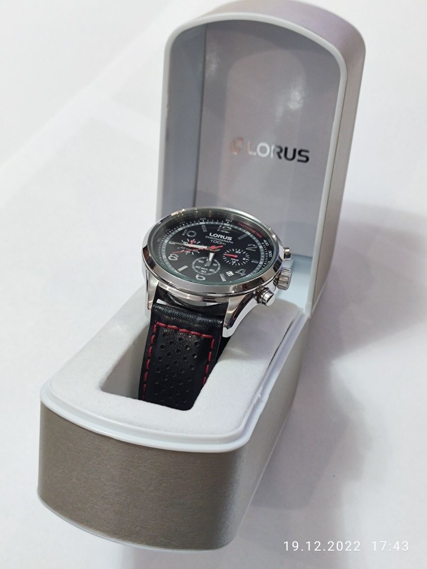 Zegarek Lorus RT323DX9 Chronograph mechanizm kwarcowy