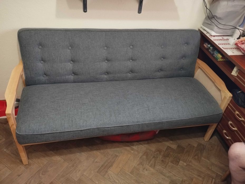 Sofá cinzento de 3lugares