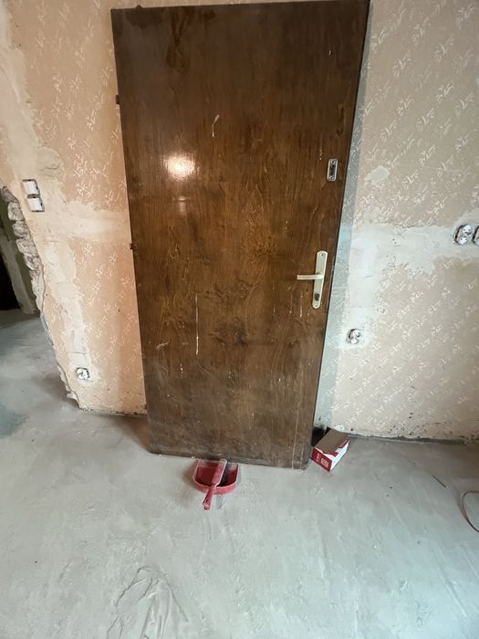 Drzwi drewniane solidne drzwi 90 prawe