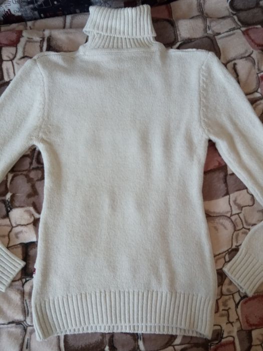 Продам женский свитер 44-48 размер