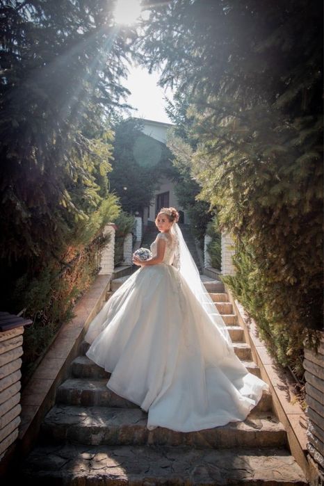 Весільна сукня