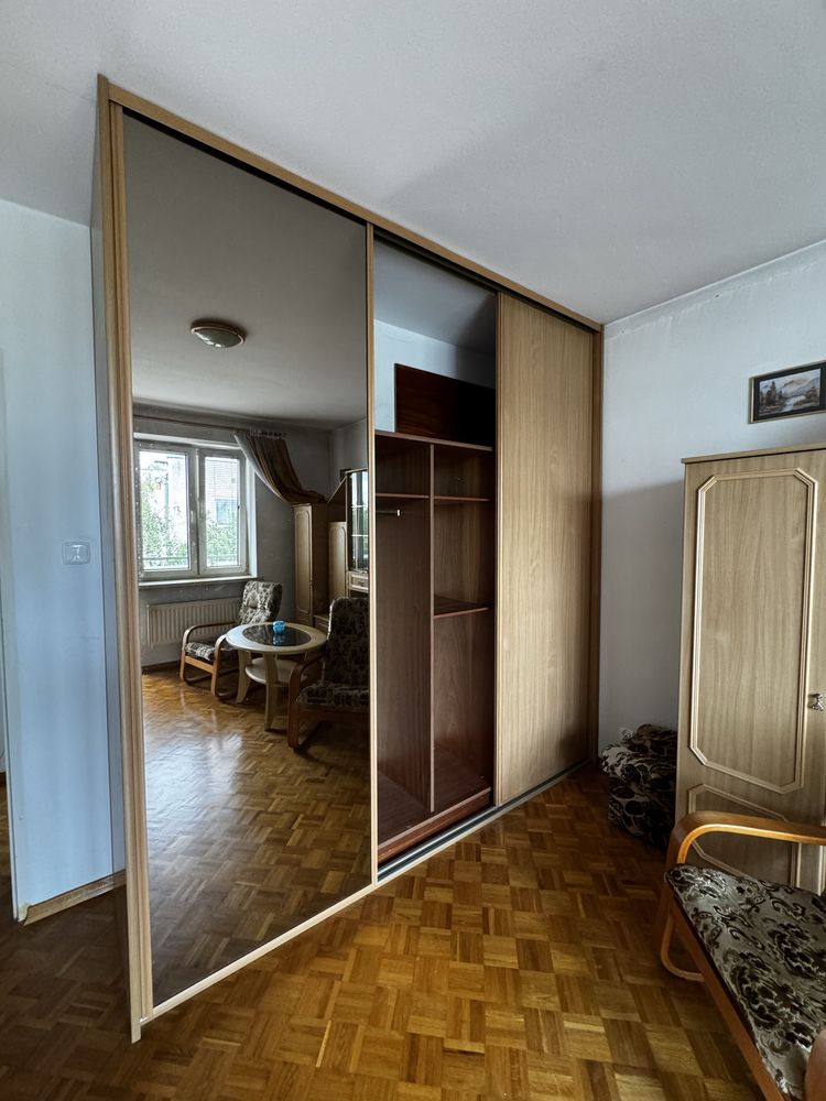 Szafa z drzwiami przesuwnymi