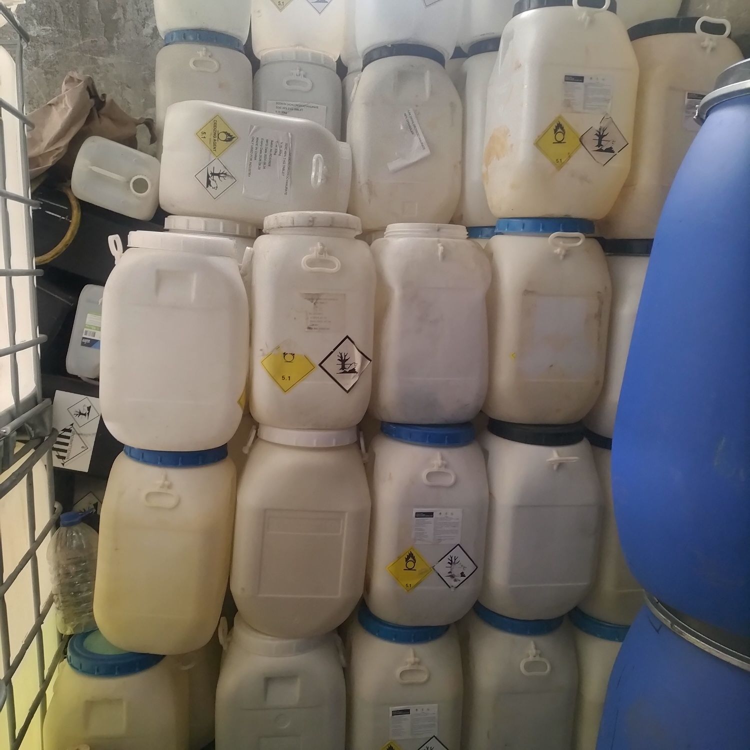 Продам бочки 50л бу чисті під воду.