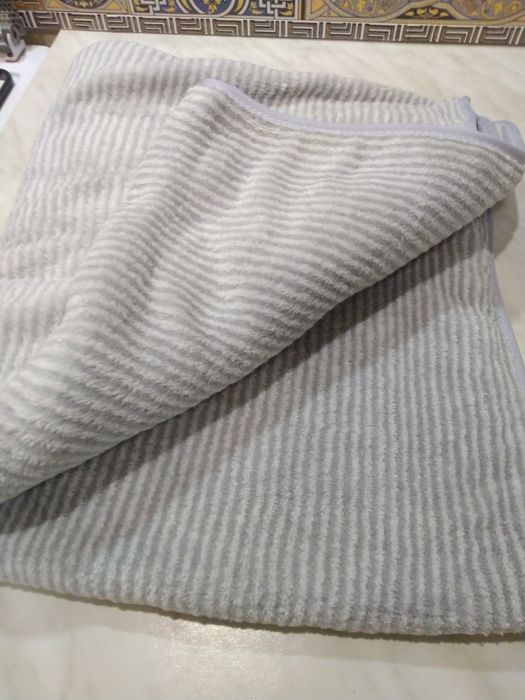 Світло-сірий рушник банний. Полотенце банное