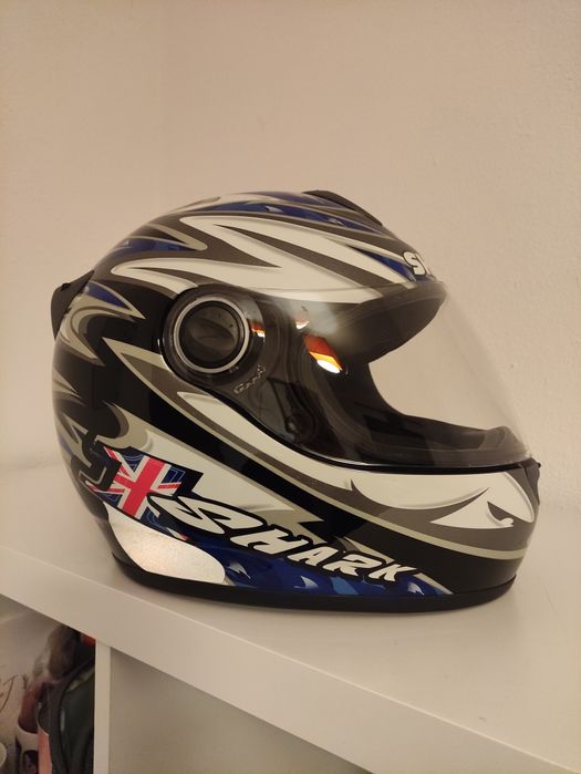 Capacete Shark RSI – Tamanho M – Edição Gráfica “Shark Attack”