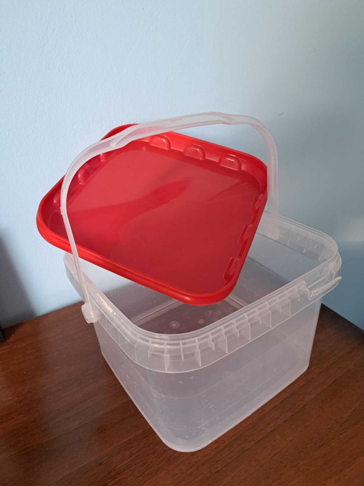 Pojemnik plastikowy do przechowywania