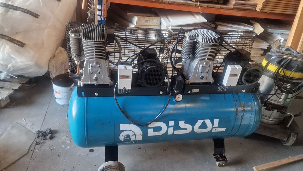 Compressor de 300 litros com duas cabeças 1200