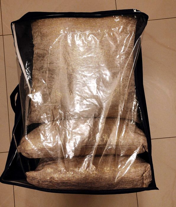 Poduszki dekoracyjne kolor złoty 5 sztuk.