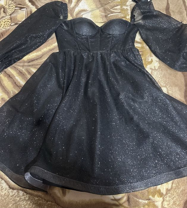 Вискна , сукння.