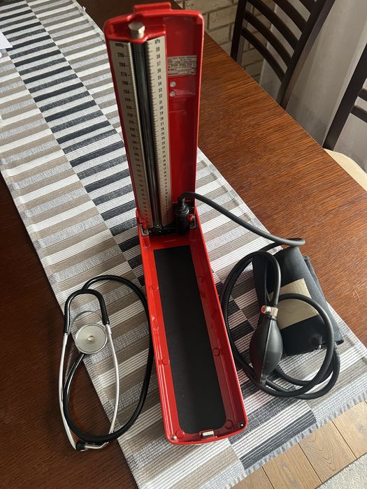 Stary aparat do mierzenia ciśnienia