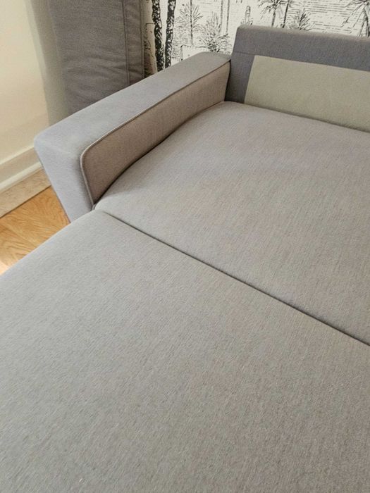 Sofá-cama cinzento. Como novo !