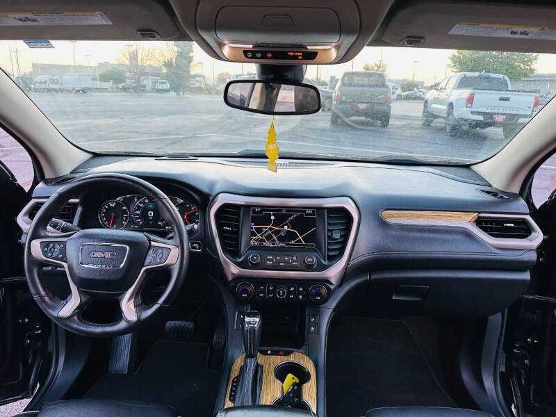 2017 GMC Acadia Denali