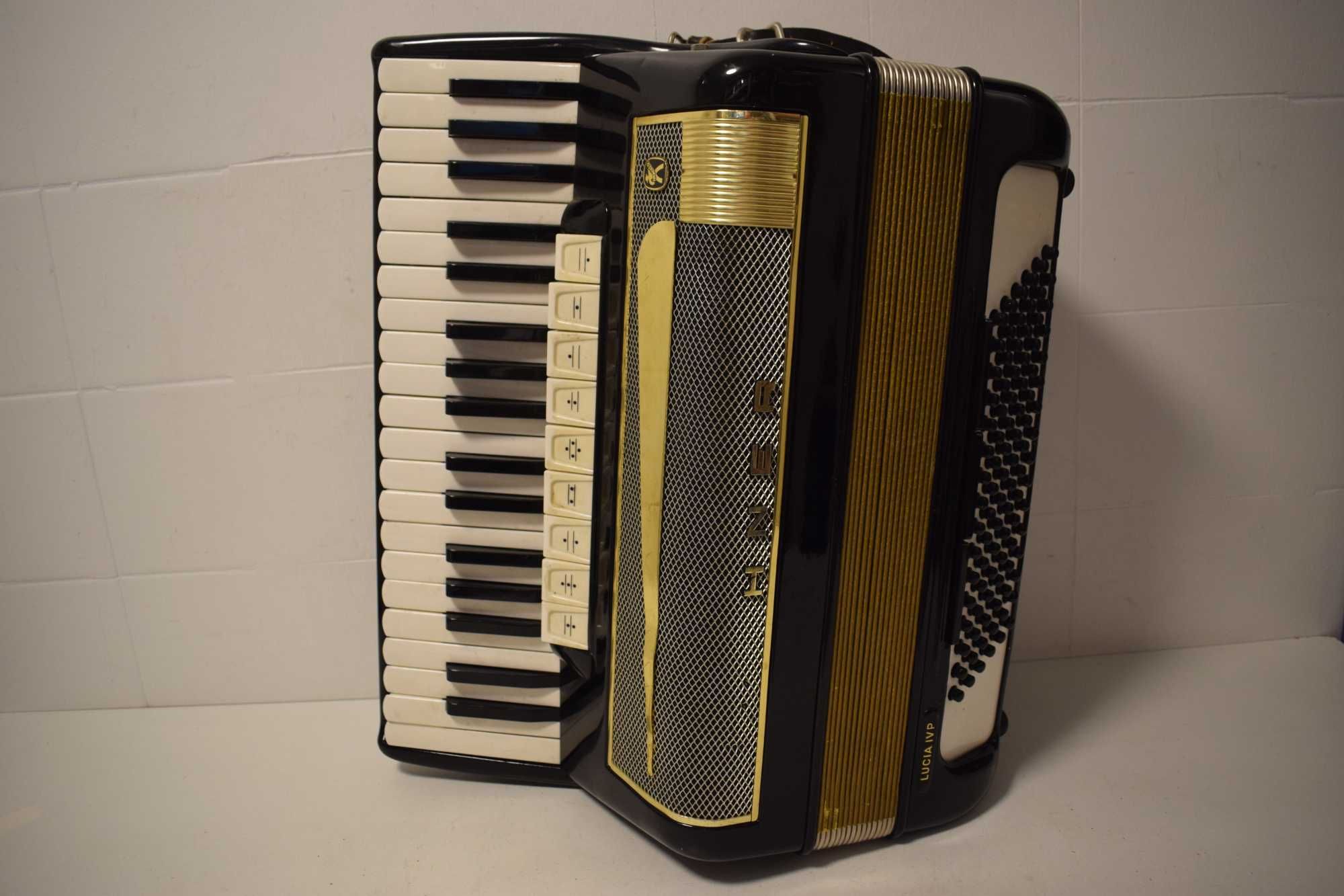 Acordeao * Hohner Lucia IV P 4 Voz 96 Baixos, N 185