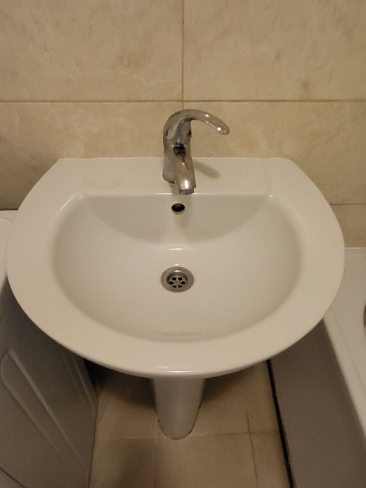 Умивальник тюльпан з краном