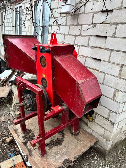 Измельчитель веток-Подрібнювач гілок ARPAL АМ-140ТР