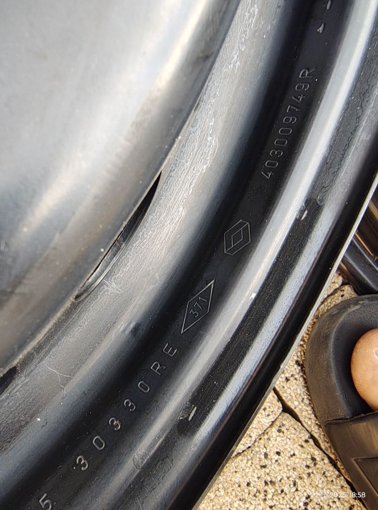 15 Renault 5x114,3 6J et35 403.009.749R