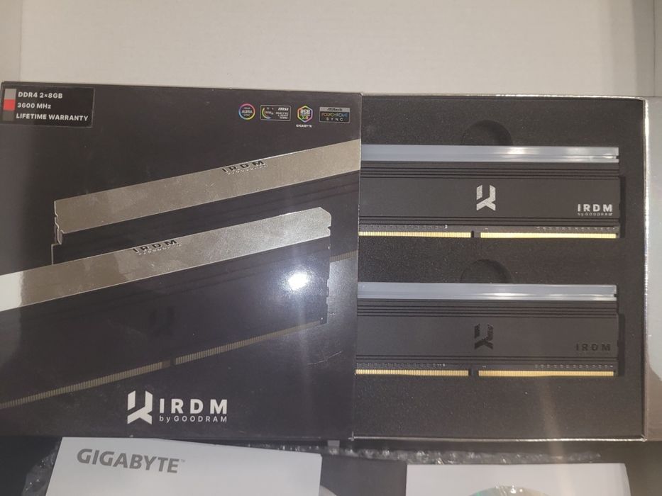 Płyta główna Gigabyte Z390 GAMING X  wraz z procesorem i ram