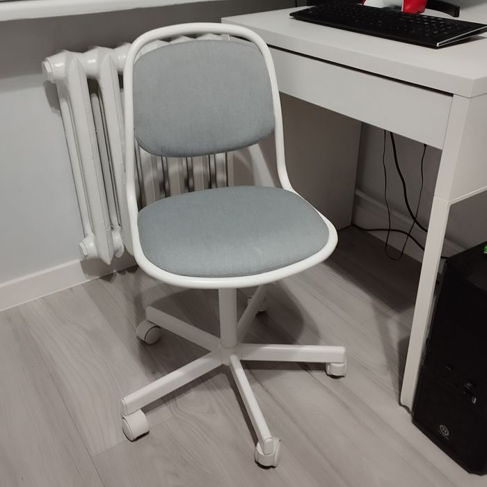 Biurko z krzesłem dla dziecka