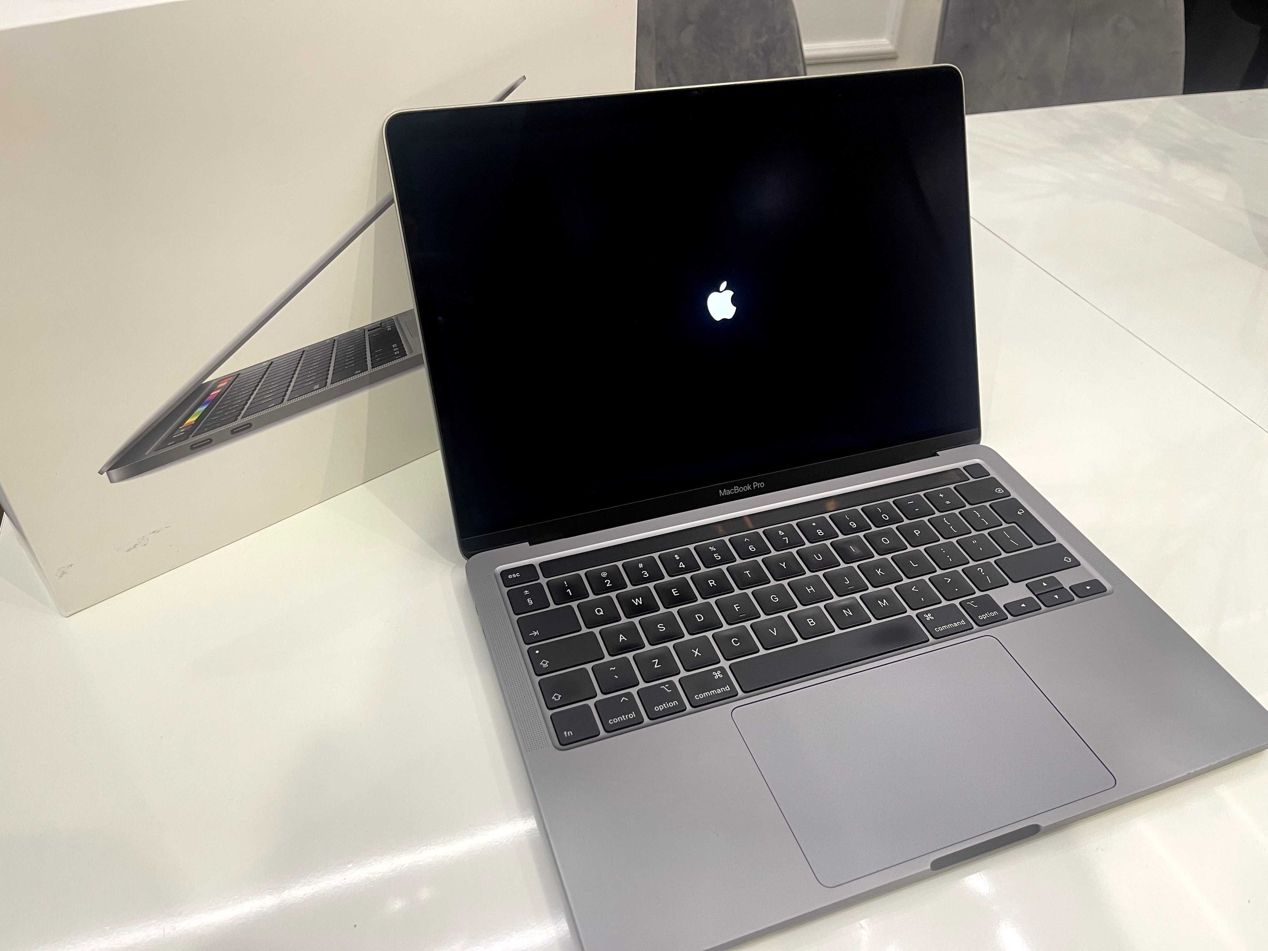 MacBook Pro 2020 13,3 / i5 / 16GB / 512GB / Gwiezdna szarość /Warszawa