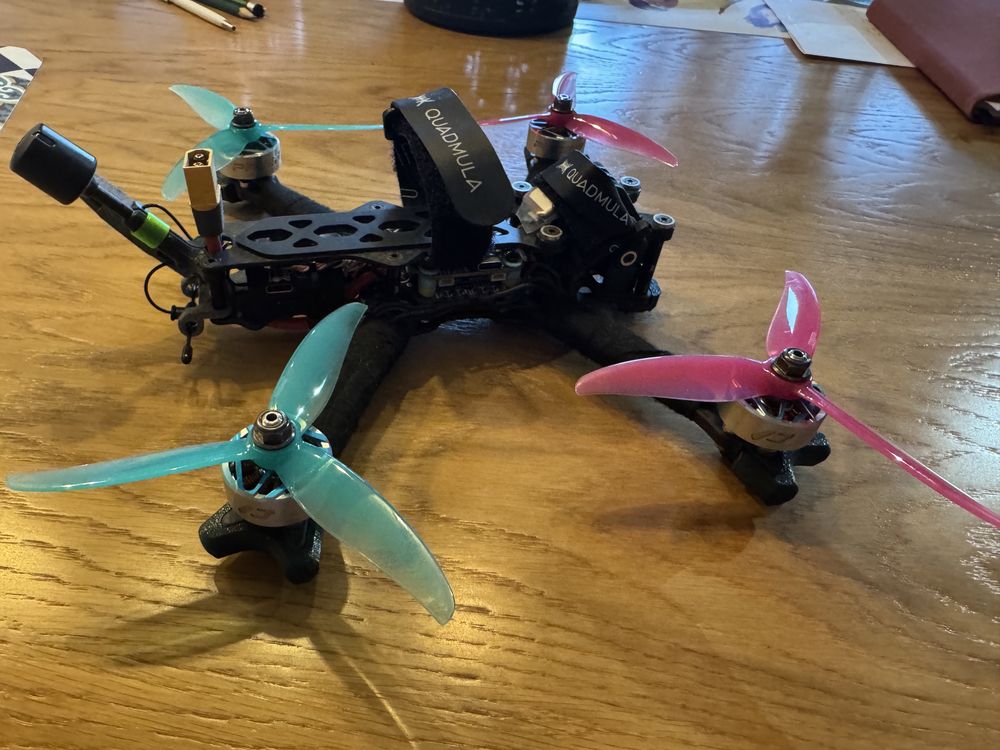 Dron FPV 5” baterie gratis Quadmula F5, ELRS, 6S, GPS bez VTX