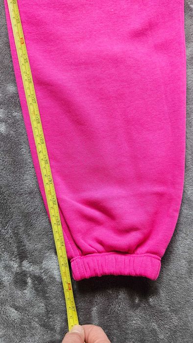 Spodnie dresowe marki NIKE. Nowe z metką