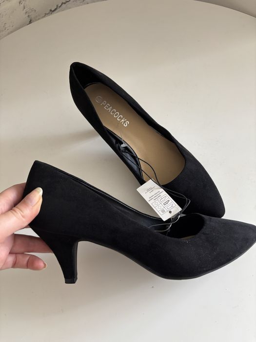 Klasyczne czarne szpilki marki Peacocks Model Antoinette  Rozmiar 39