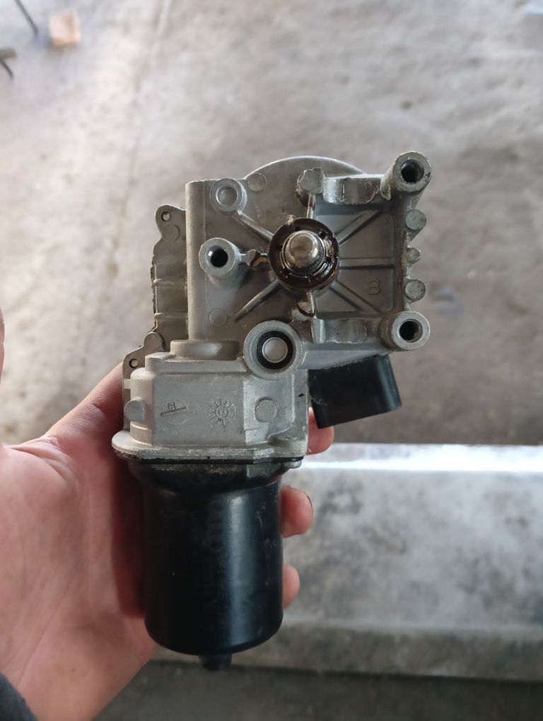 Silnik wycieraczek audi a4 b8 lift