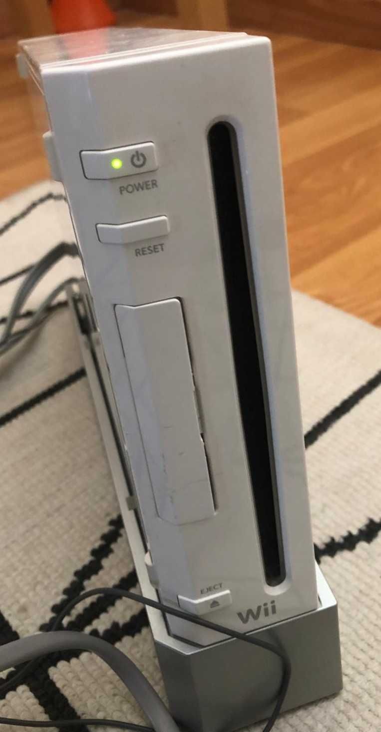 Nintendo Wii com acessórios + Jogos