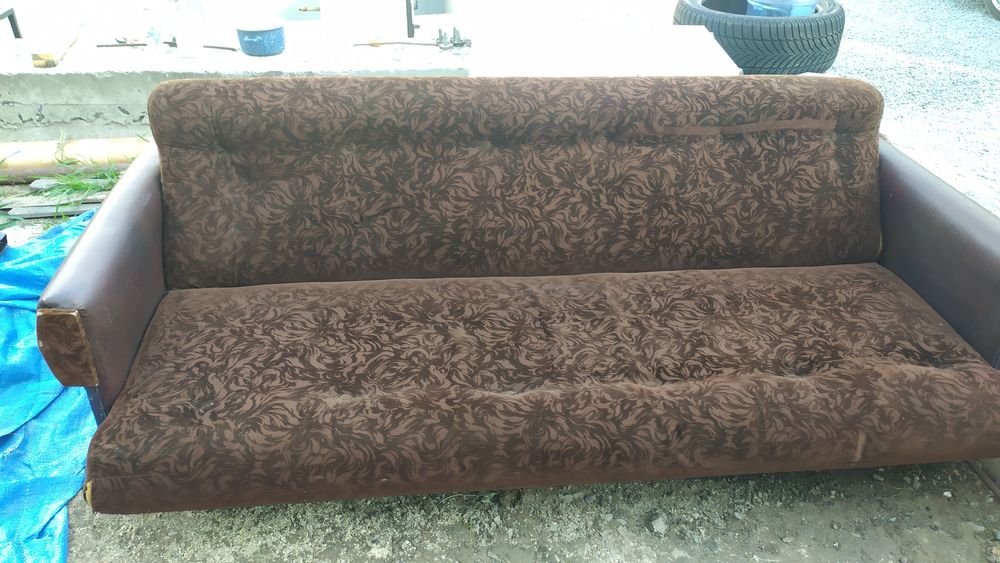 Меблі продам диван для дачі