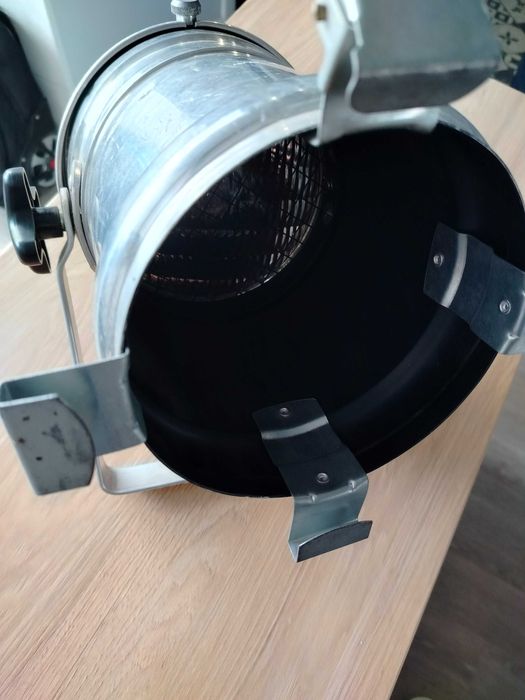Lampa reflektor sceniczny estradowy par 56 EUROLITE z żarówką ma 4 szt