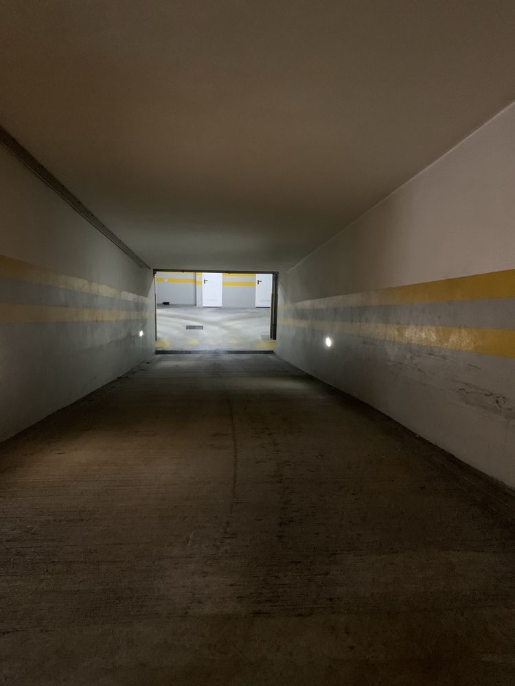 2 lugares de garagem  com 27 m2
