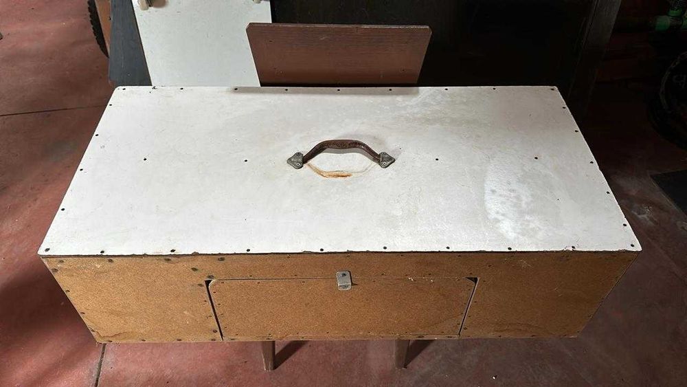 box de madeira para guardar coisas