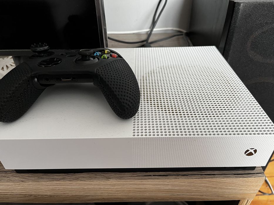 Xbox one s 1TB ALL DIGITAL