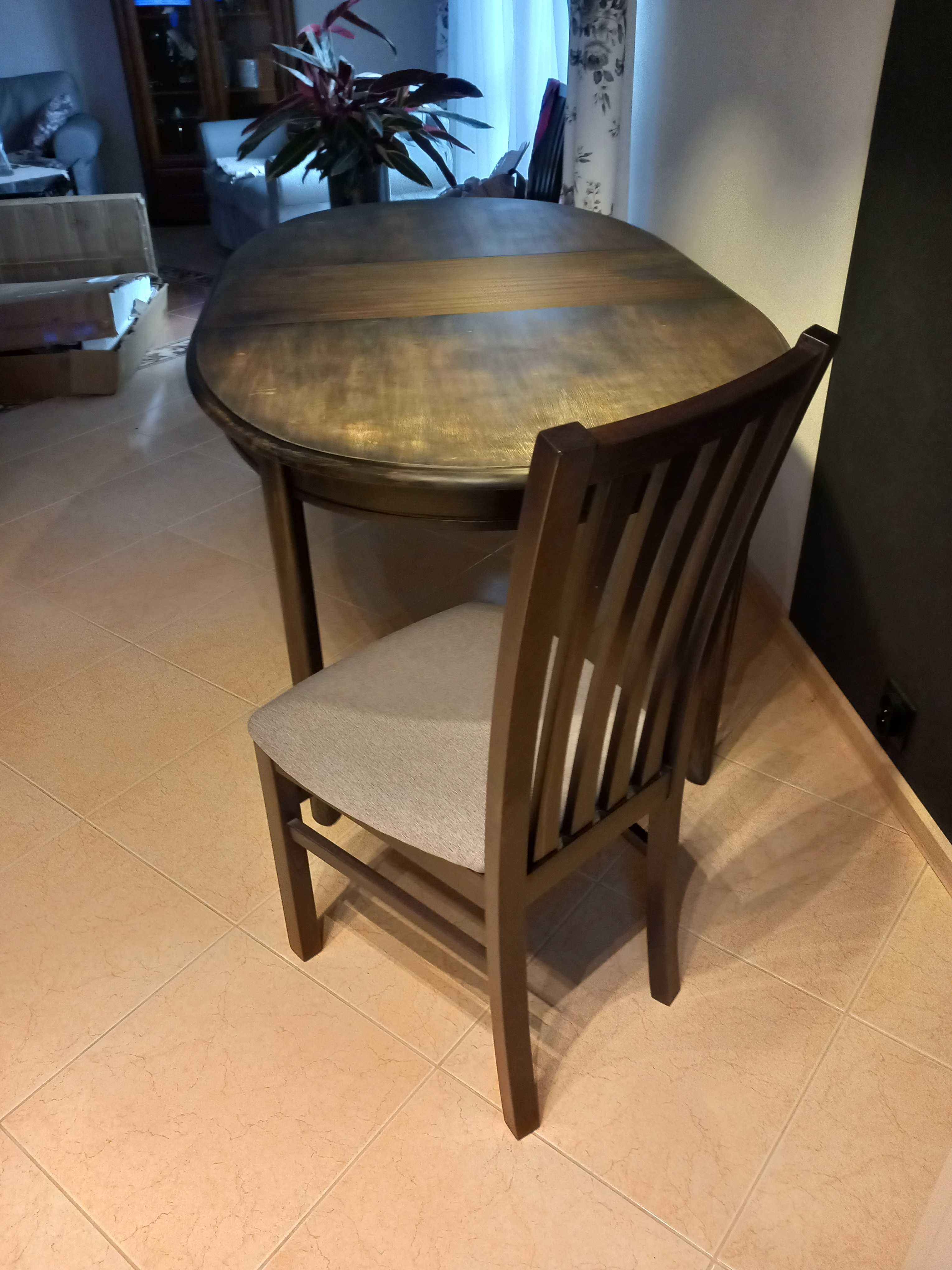 Krzesła drewniane + stół