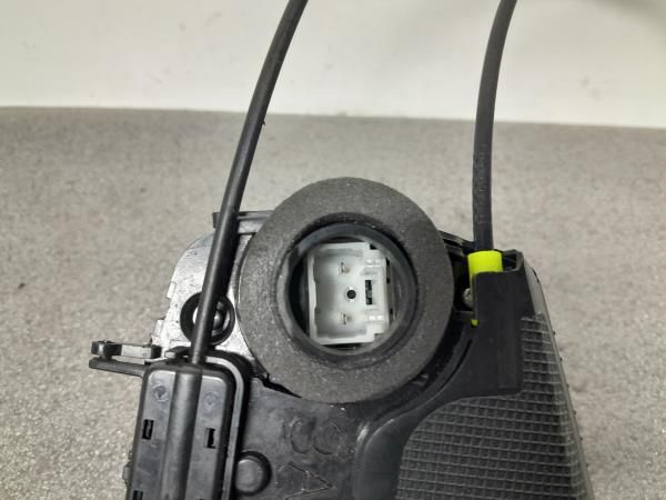 Fechadura / fecho porta trás direito TOYOTA Yaris (_P9_)