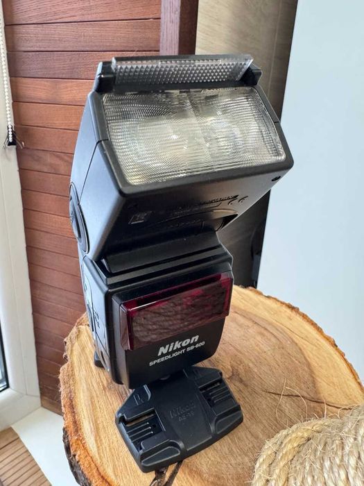 Фотоаппарат Nikon D40 Kit, вспышка Nikon sb-600