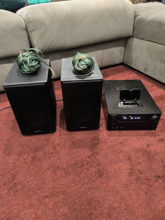 Onkyo Sterio CD player USB Radio