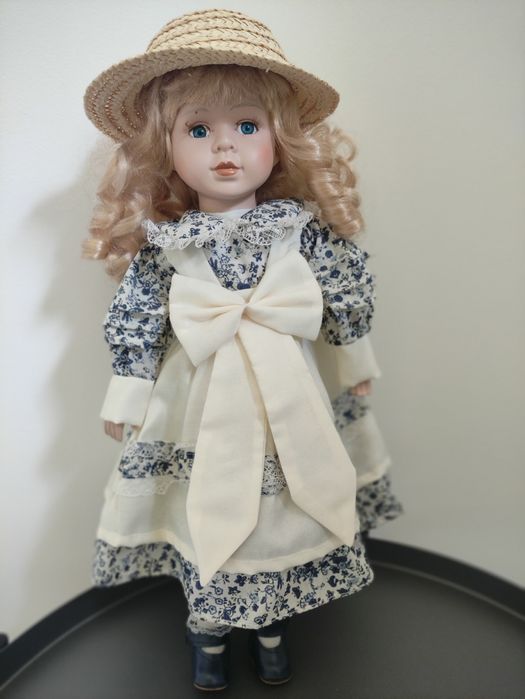 Lalka porcelanowa