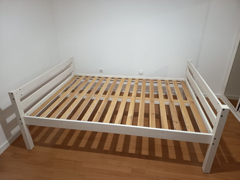 Cama de criança com colchão
